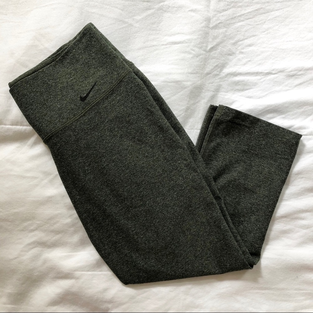 SOLD | Nike Dri-Fit Crop Legging